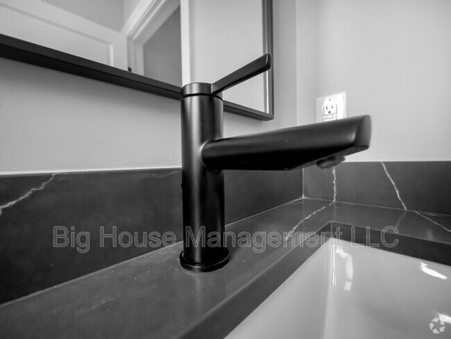 Building Photo - 707 Druid Park Lake Dr Rental