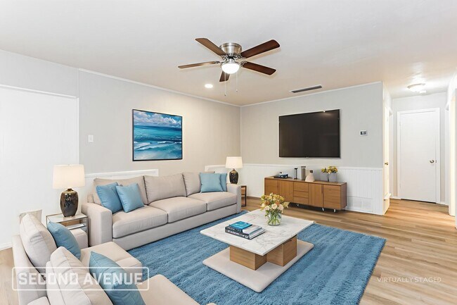 Photo - 422 Southlake Dr