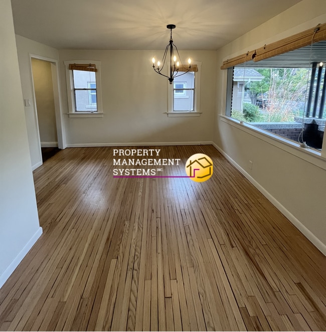 Photo - 3 Bedroom Home In Sugarhouse!