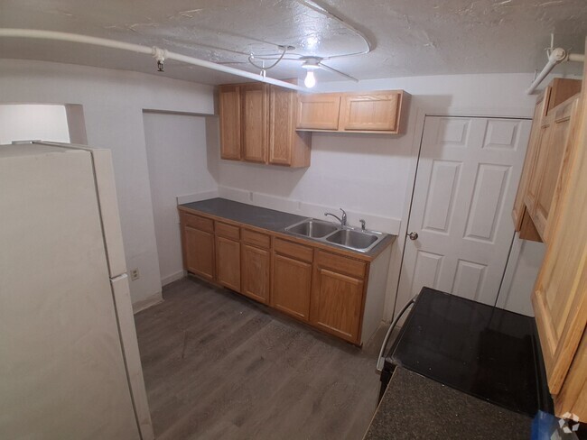 Building Photo - 1528 S Cushman St Unit 1 Rental