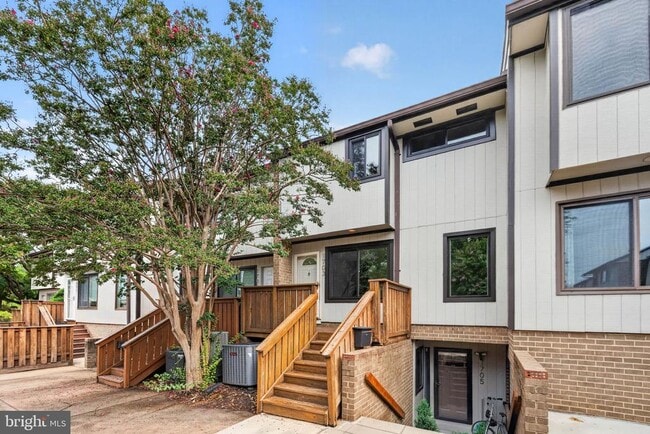 1703 Westwind Way