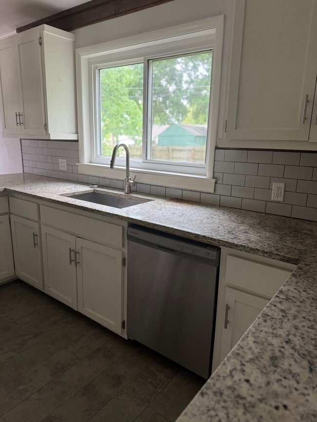 Photo - 322 S 6th St