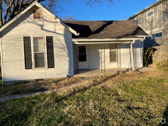 Building Photo - 512 Radnor St Unit A Rental