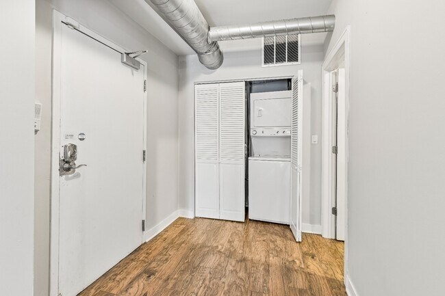 Photo - 3 Bedroom Apartment in River North - June 1st Unit 4S