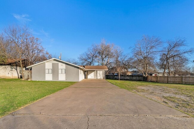 Building Photo - 11103 Renel Dr Unit B