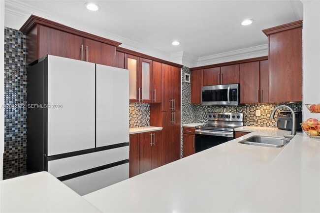 Building Photo - 20100 W Country Club Dr Unit PH09