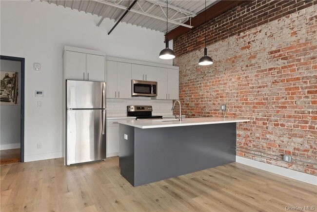 Photo - 189 N Main St Unit 2