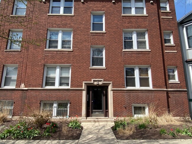 Photo - 1122 W Wellington Ave Condo Unit 205