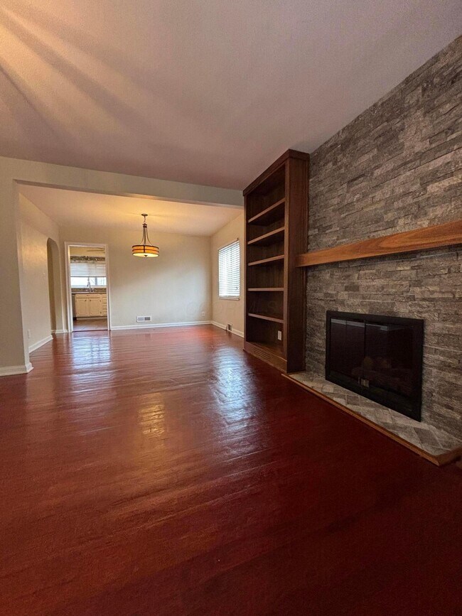 Photo - 514 Enfield Rd