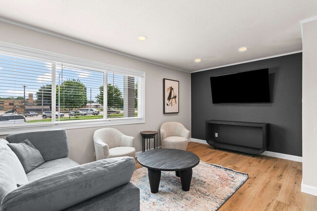 Building Photo - 2309 Cherry Hills Dr Unit SI FL3-ID1553498P