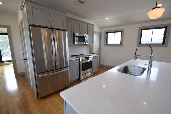 Photo - 15 Maywood St Unit 4