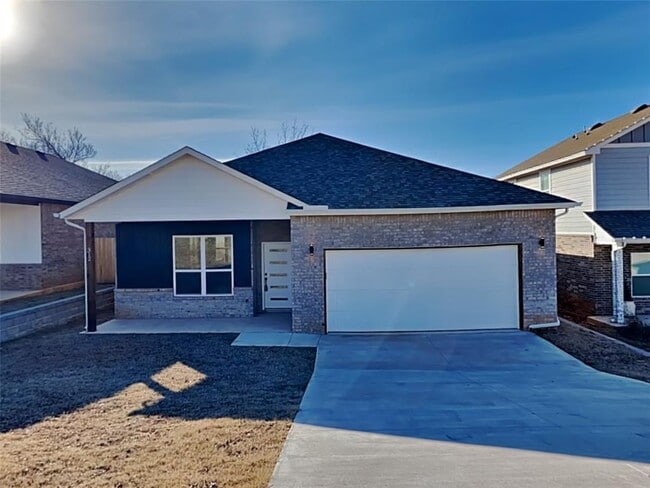 Building Photo - 312 W 3rd St