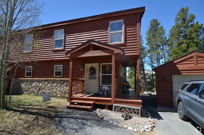Building Photo - Deed Restricted! 3 bedroom in Monarch Town... Rental