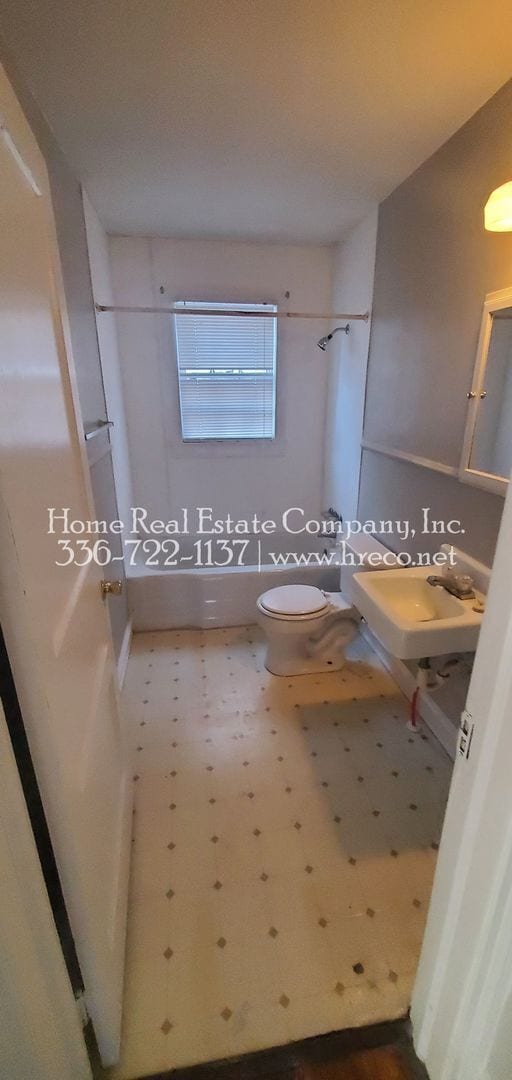 Photo - 421 E Twenty-Seventh St