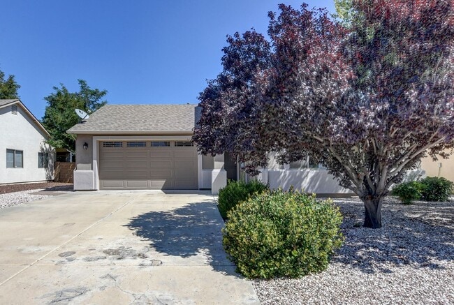 5879 N Bronco Ln