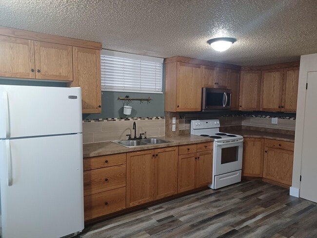 Photo - 578 750 W