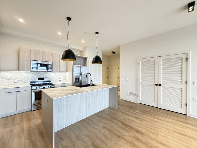Photo - 3207 N Narragansett Ave Unit D704