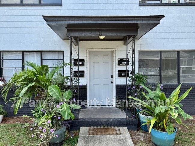 Photo - 505 W 42nd St