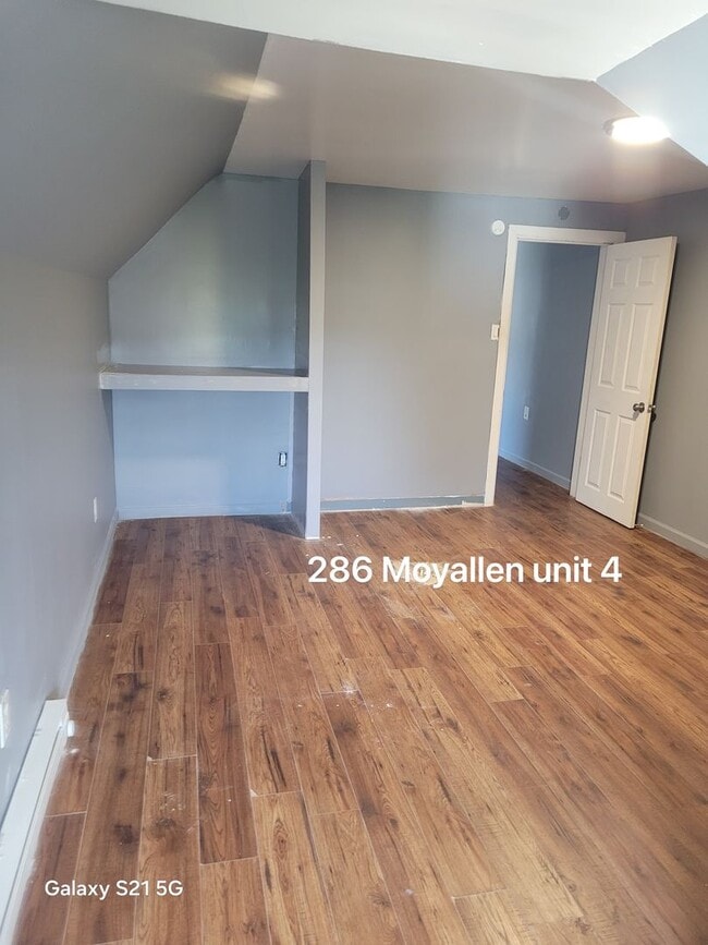 286-288 Moyallen St