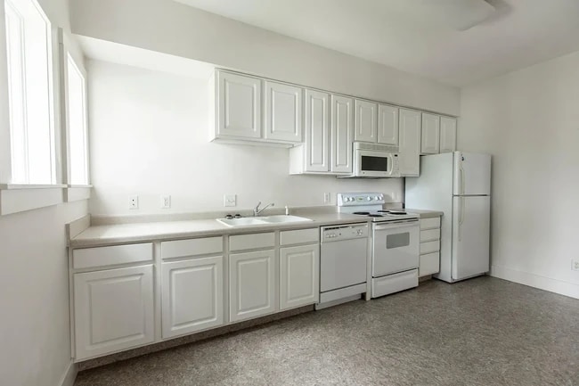 330 Ridgeland Ave
