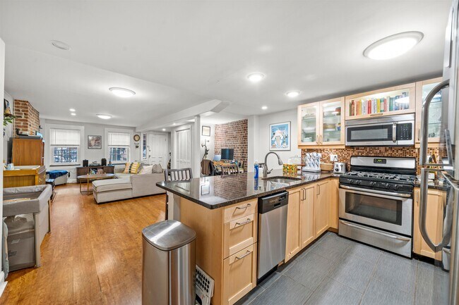 Photo - 194 Washington St Unit 1