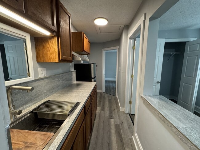 Building Photo - 142 Ashley St Unit 142 E