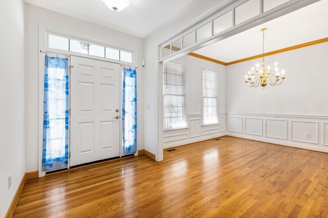 Photo - Exceptional 5-Bedroom Residence in the Hea...