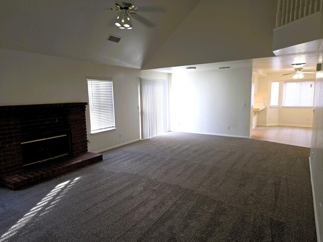 Photo - 832 Burlingame Ave