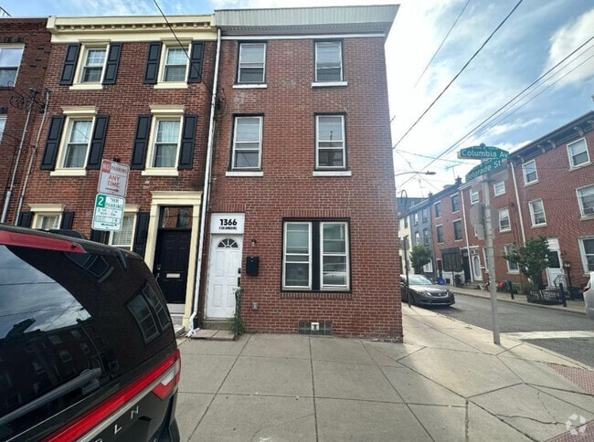 Building Photo - 1366 E Columbia Ave Rental