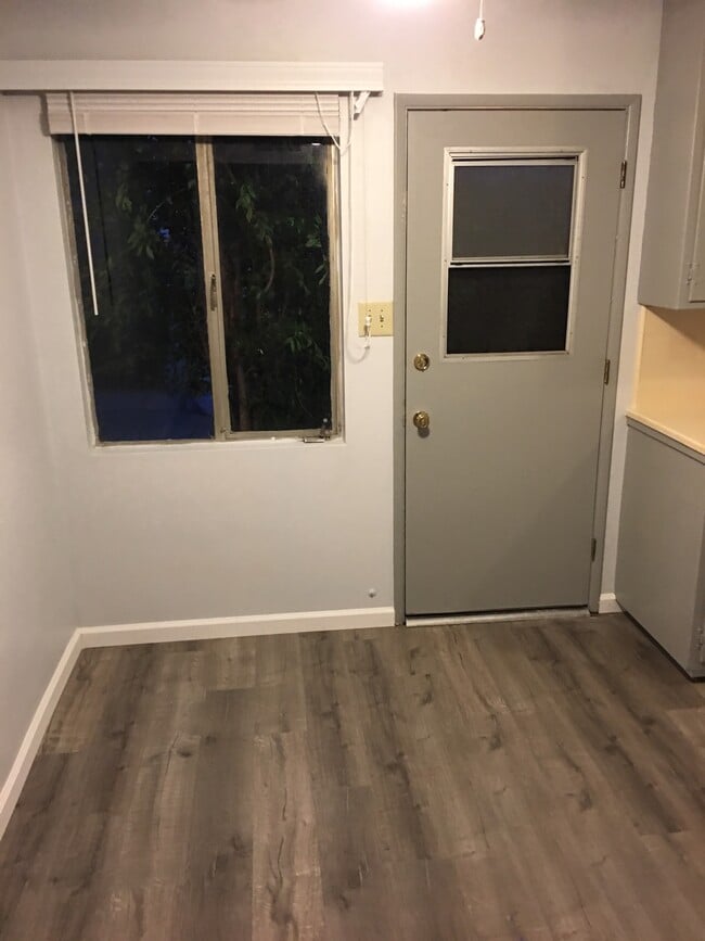 Photo - 14507 Corby Ave Apartamentos Unidad 4