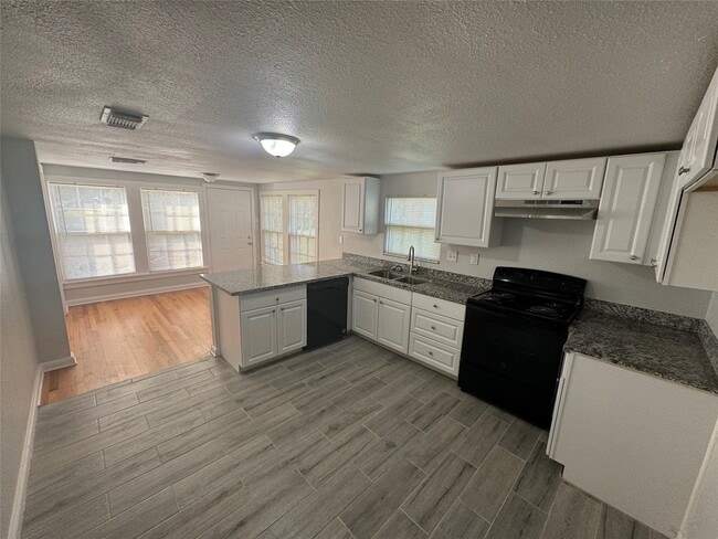 Photo - 512 Rice St