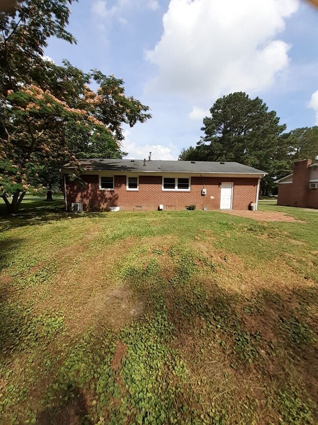 Photo - Brick Ranch in Oxford Heights Subdivision