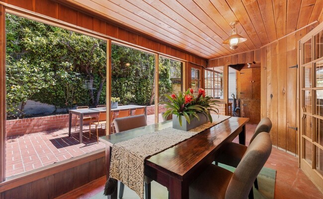 Photo - 700 Coventry Rd