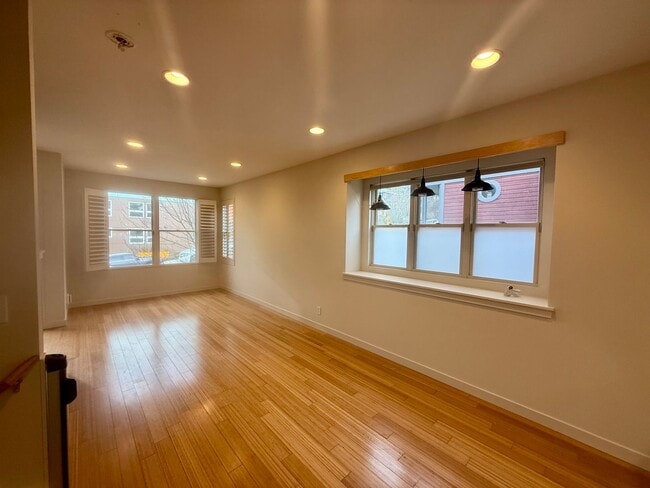 Photo - Columbia City Townhome