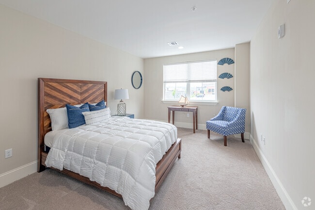 2 BR, 2 BA