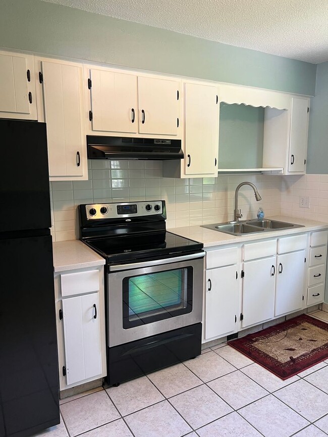 Photo - Simple Home in East Springfield
