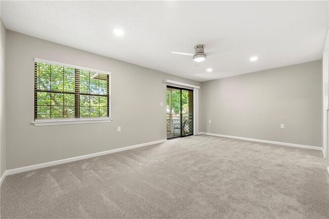 Photo - 475 Mount Vernon Hwy NE Unidad 226C