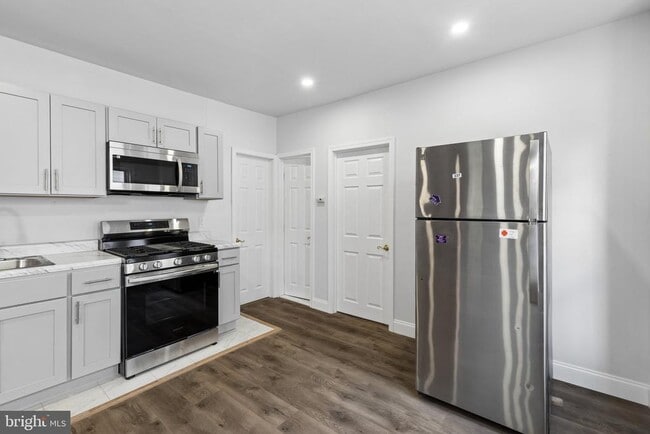 Photo - 124 Lexington Ave