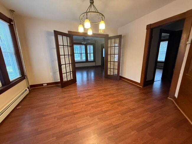 Building Photo - 672 Central St