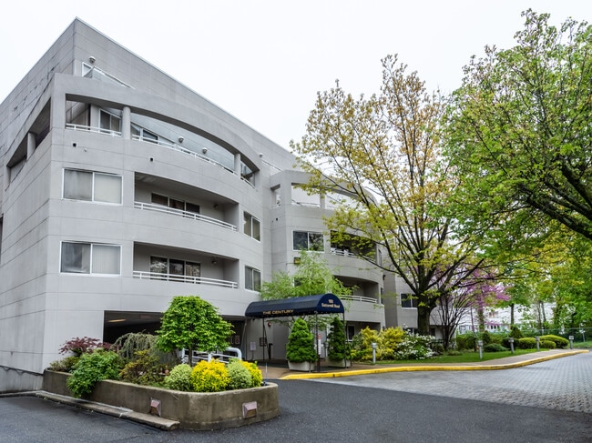 Photo - 100 Cutter Mill Rd Condo Unit # 1D