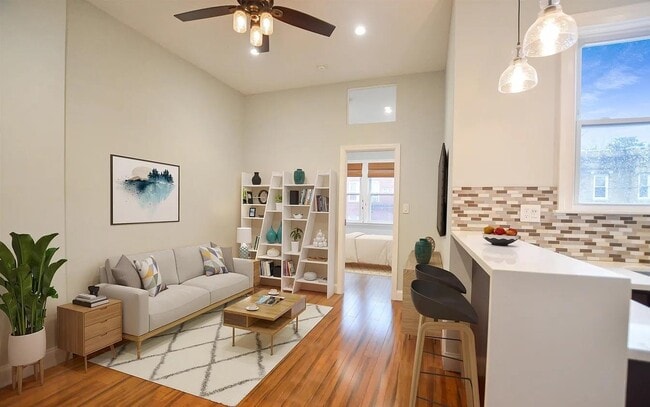 Building Photo - 16 64TH St Unit 2F