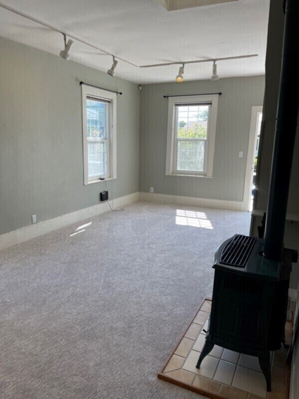 Photo - 742 N 71st St