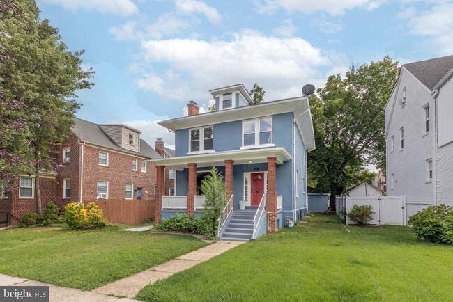 Building Photo - 706 Van Buren St NW Rental