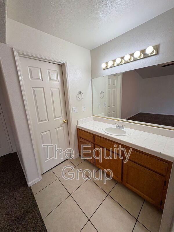 Photo - 723 N Simon St