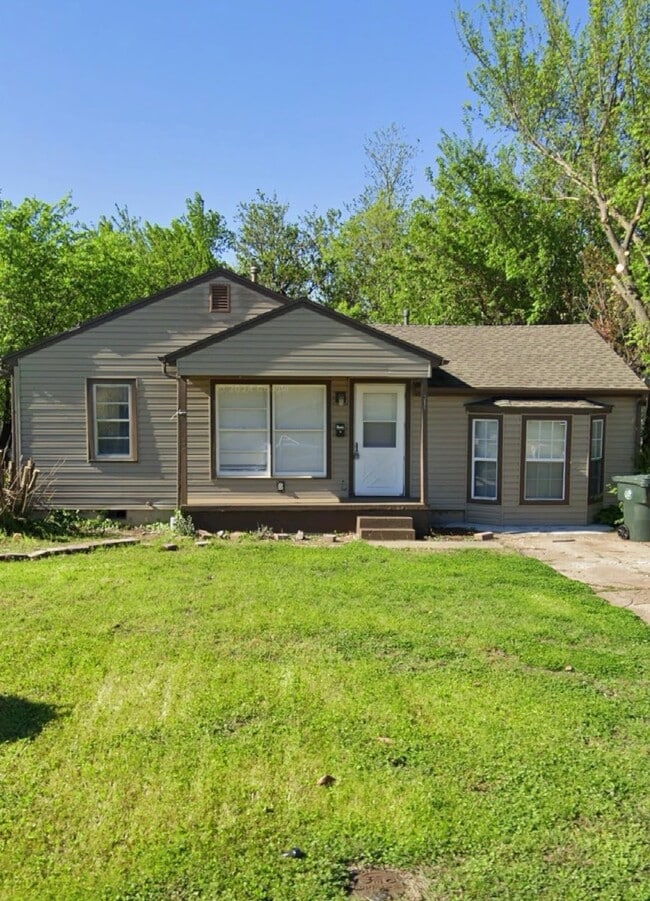 Building Photo - 316 E Jarman Dr Rental