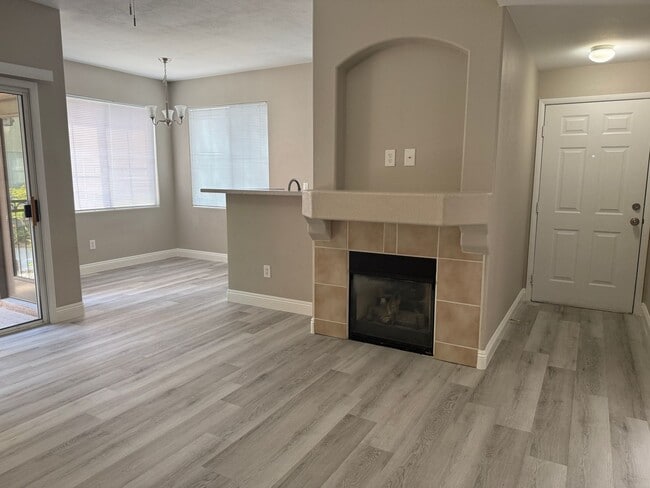 Building Photo - 2BD/2BATH CONDO