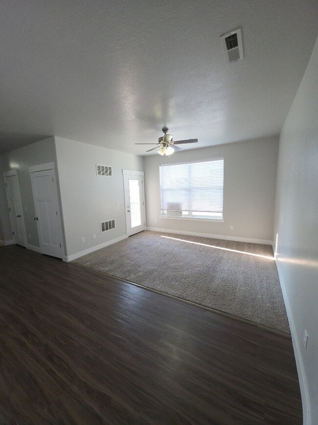 Building Photo - 3724 W 1850 N Unit Exchange # 202
