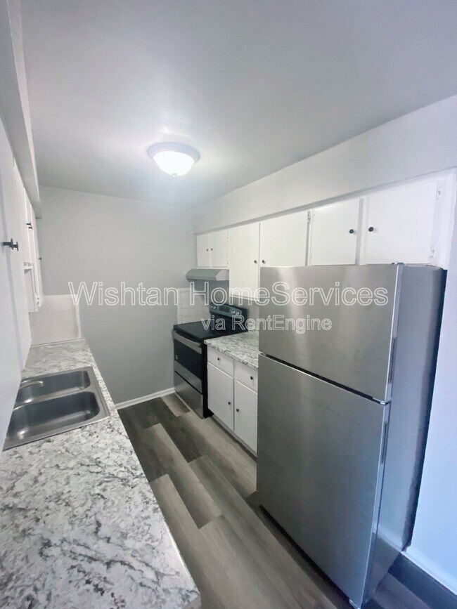 Photo - 219 Charleston Blvd Apartment Unit 4
