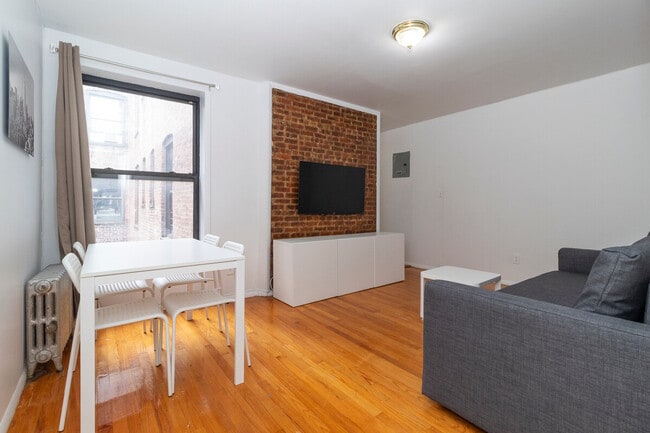 Building Photo - 317 E 93rd St Unit SI ID1058690P