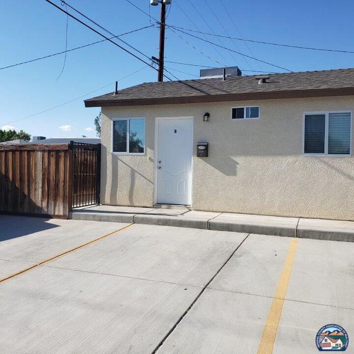 Photo - 423 S Imperial Ave